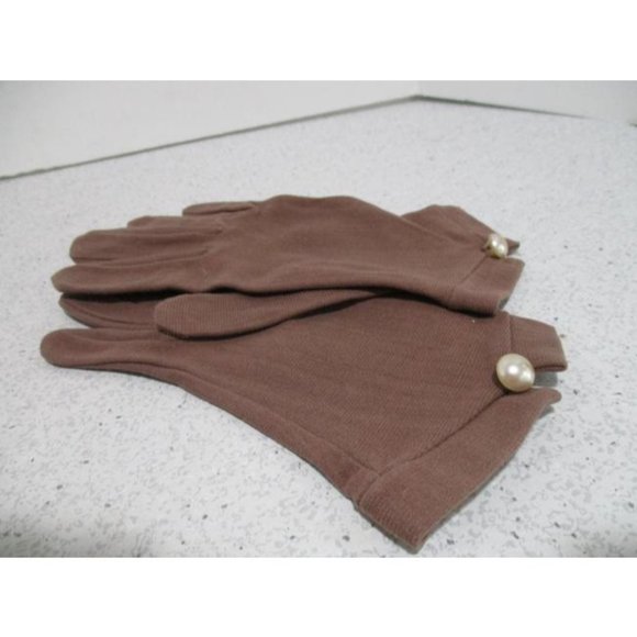 *Vintage Warm Brown Stretch Pearl Button Accent Wrist Length Fashion Gloves - Picture 4 of 4